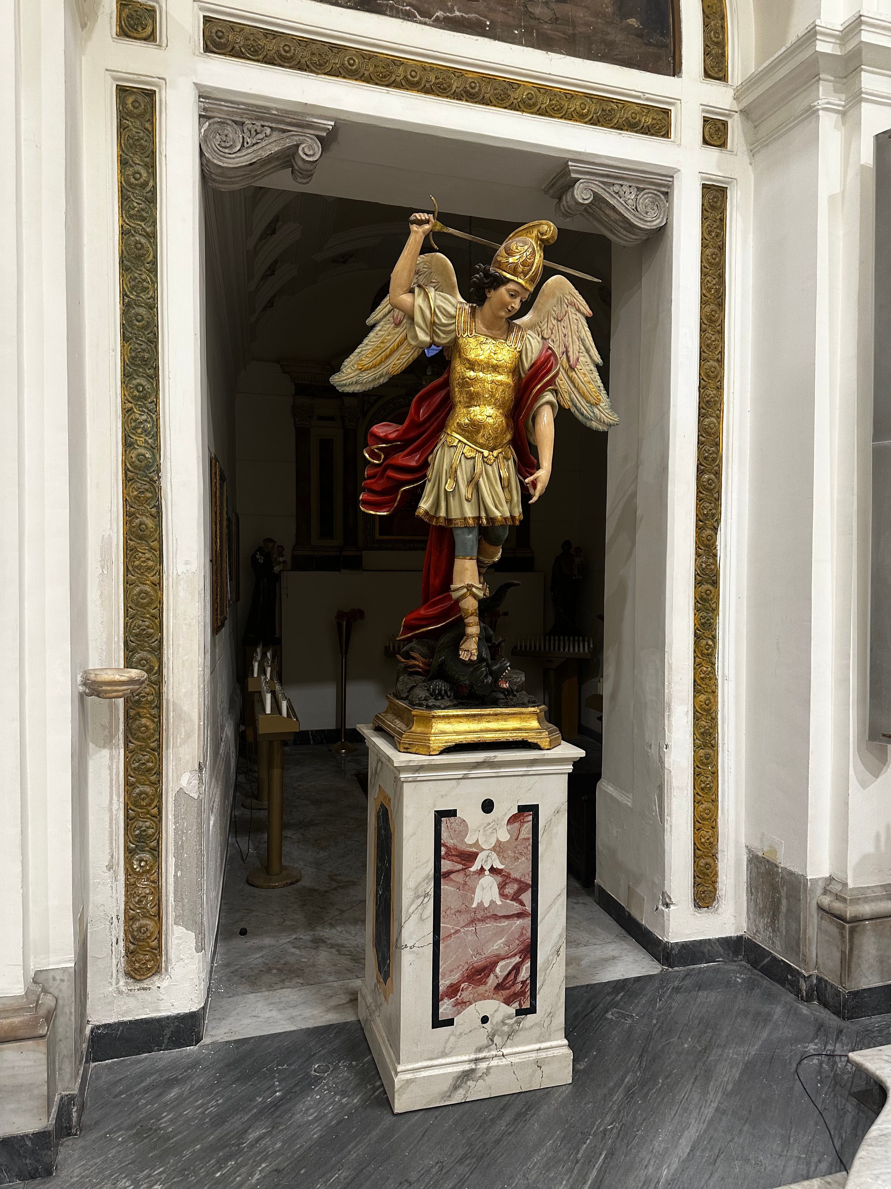 Sant’Arcangelo agli Armieri — statua di San Michele Arcangelo