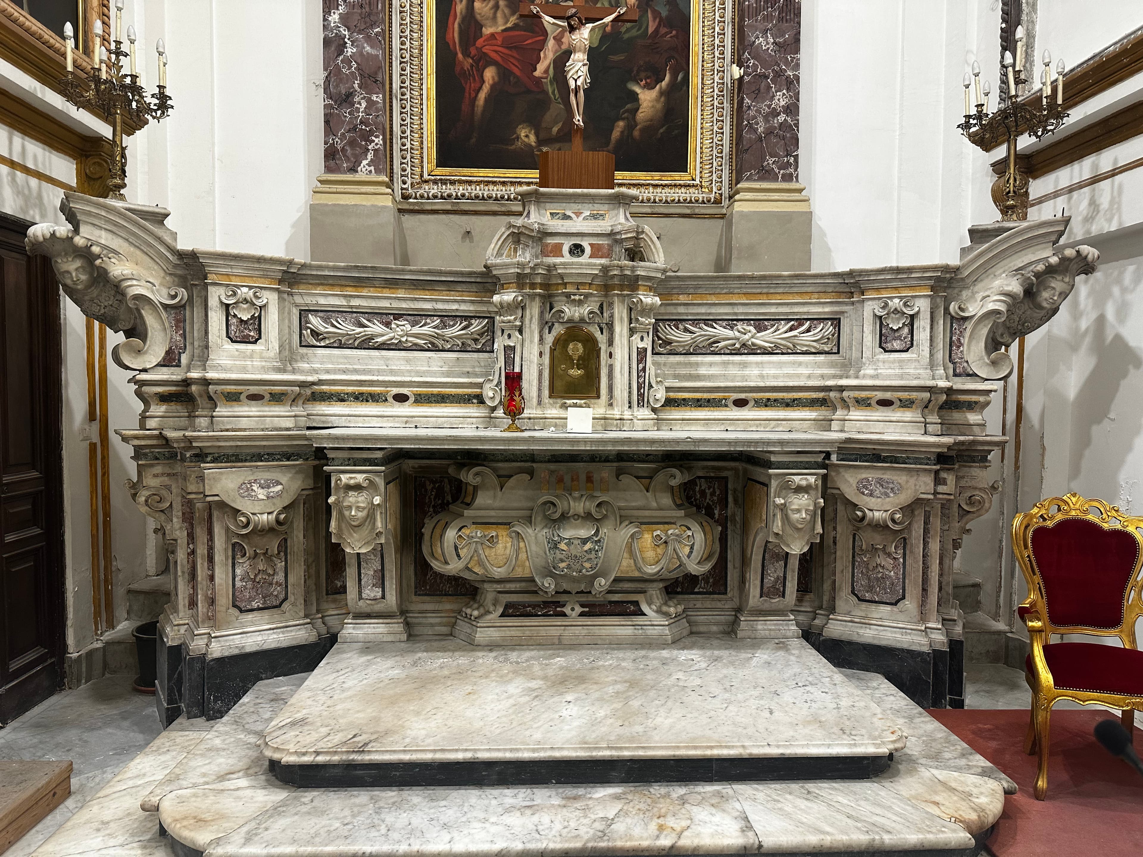 Sant’Arcangelo agli Armieri — interno e altare